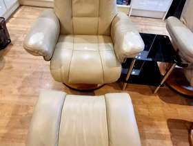 Freecycle 2 x Leather Reciners with stalls - See HSL Stressless ...
