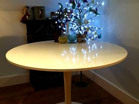 Freecycle White round dining table
