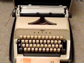 Freecycle Typewriter