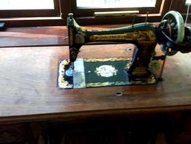 Freecycle Singer Sewing Machine Table for Sale