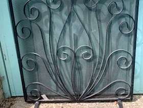 Freecycle Ornamental metal fireguard