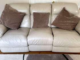 Freecycle 3 Seater and 2 Seater power recliners sofas in Cream ...