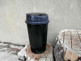 Freecycle Outdoor Waterproof Rubbish Bins
