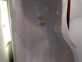 Freecycle New extra strong Carronite P-shaped bath, left-hand, white