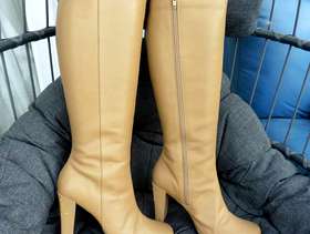 Freecycle Leather boots size 7