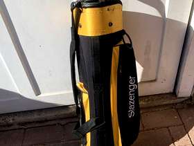 Freecycle Child’s golf bag and two clubs