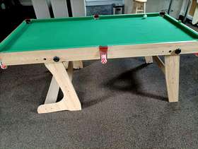 Freecycle 6 x 3 Snooker Table & pool/Snooker balls