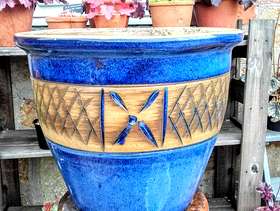 Freecycle Blue patterned plant pot