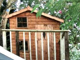 Freecycle Kid’s play shed