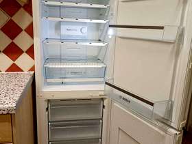 Freecycle Free to collect White Bosch Fridge Freezer