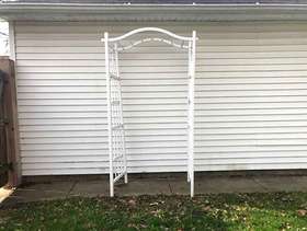 Freecycle Plastic Trellis