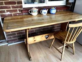 Freecycle Pine table and six chairs