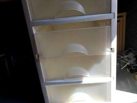 Freecycle Plastic drawer set