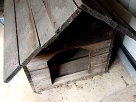 Freecycle Wooden dog kennel.