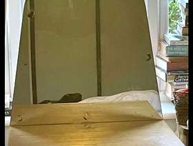 Freecycle Dressing table mirror with drawer