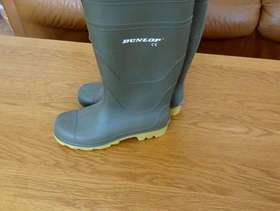 Freecycle "FREE" New Dunlop wellies size 6 (collection from local areas ...