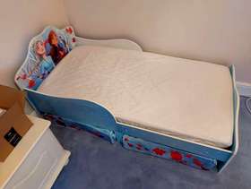 Freecycle Frozen 1 year old toddler bed