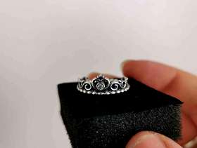 Freecycle Brand new Pandora Princess Tiara ring with box and bag