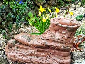 Freecycle Old boot garden ornament