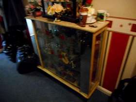 Freecycle Medium White Glass display cabinet