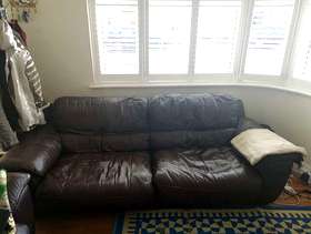 Freecycle Leather 3 seats sofa in very good condition