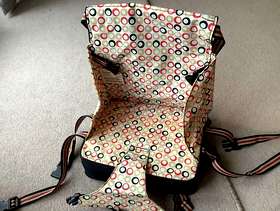 Freecycle Travel baby seat for meals at a table