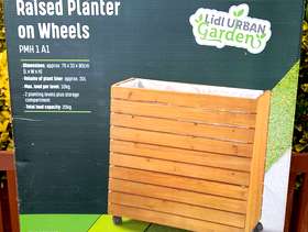 Freecycle Raised planter on wheels