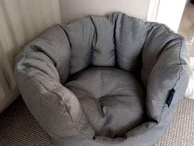 Freecycle Pet bed for cat or small dog