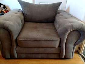 Freecycle Chesterfield green chair