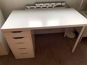 Freecycle IKEA White desk with drawers