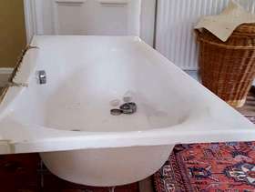 Freecycle Good condition bath and shower