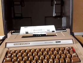 Freecycle Electric typewriter