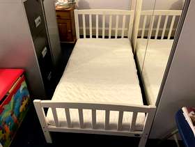 Freecycle Child’s bed