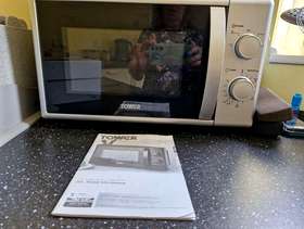 Freecycle Microwave oven