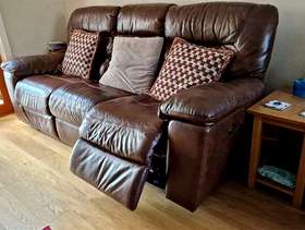 Freecycle Recliner sofa leather