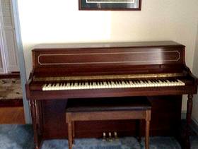 Freecycle Spinet Piano - Lester