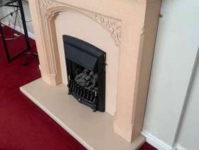 Freecycle Attractive Marble Effect Mantelpiece