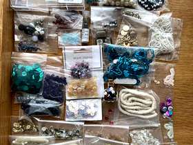 Freecycle BEADS (14 packets) + a BOX OF BEADS + SEQUINS ...