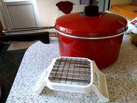 Freecycle Non-stick chip pan