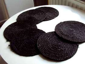 Freecycle Tablemats, 6, round, in black Jute or hemp