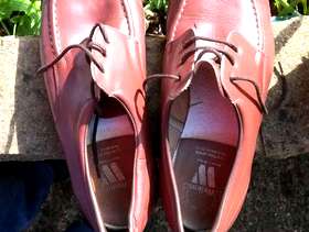 Freecycle Men's smooth soled lawn bowls shoes size 9
