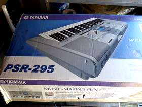 Freecycle Yamaha PSR-295 keyboard working