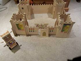 Freecycle Child's wooden toy fort