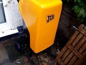Freecycle JCB-GSB2400S heavy duty garden shredder