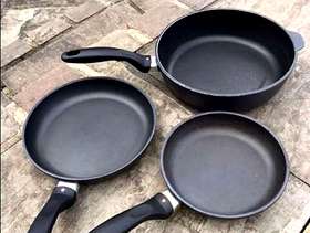 Freecycle Set of 3 pans