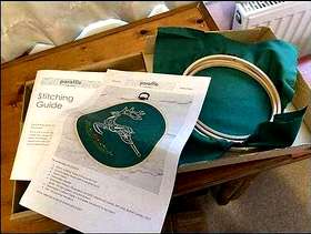 Freecycle New embroidery kit, Paraffle: with instructions