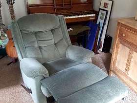 Freecycle 2 x parker knoll recliner chairs