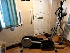Freecycle Reebok cross trainer