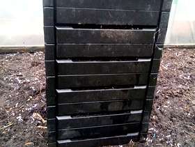 Freecycle Large black airy compost bin