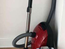 Freecycle Miele C1 Red Vacuum - good working order
